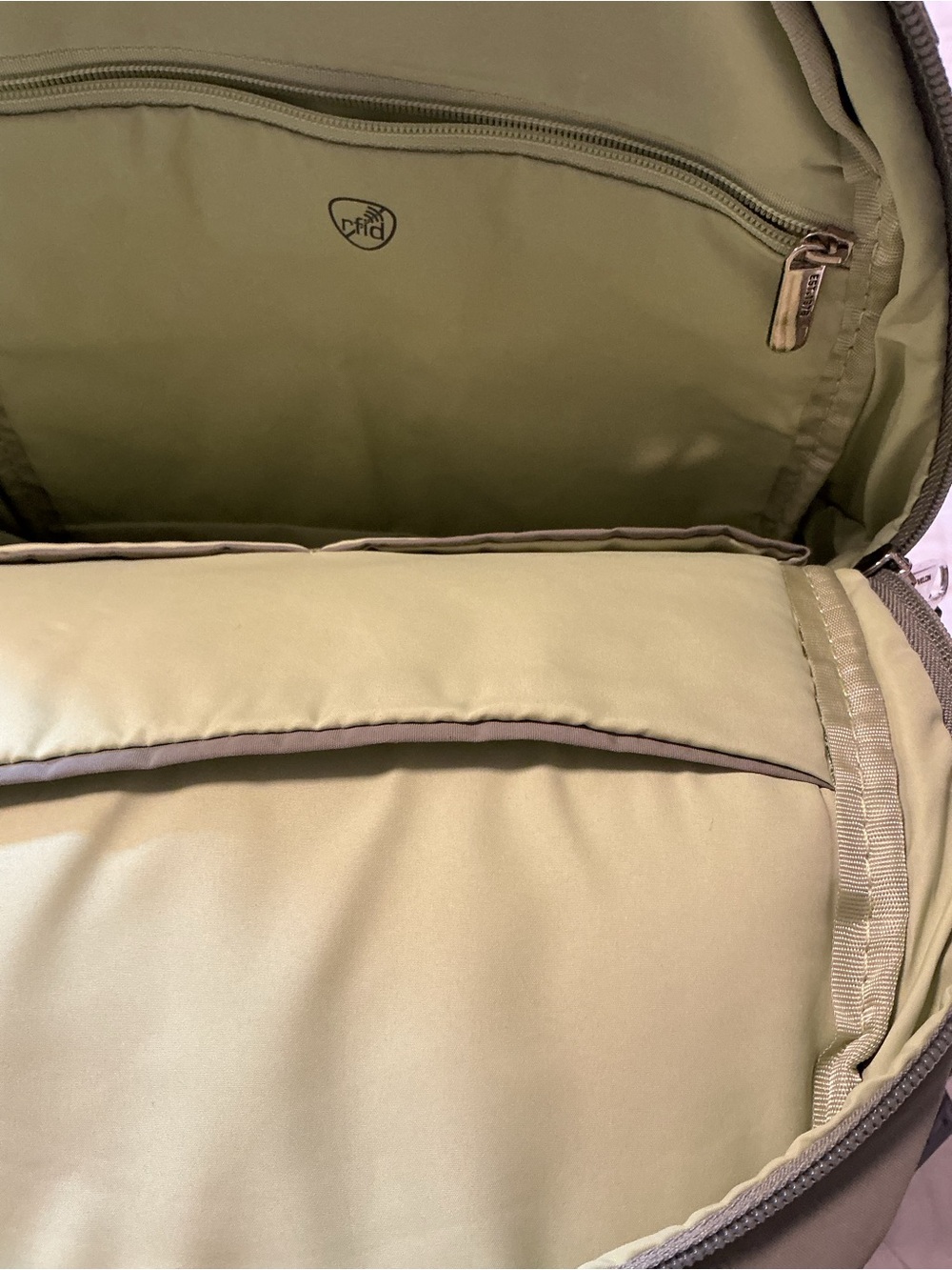 NWT Travelon Roam Anti-theft Convertible Backpack/Sling - Picture 5 of 9